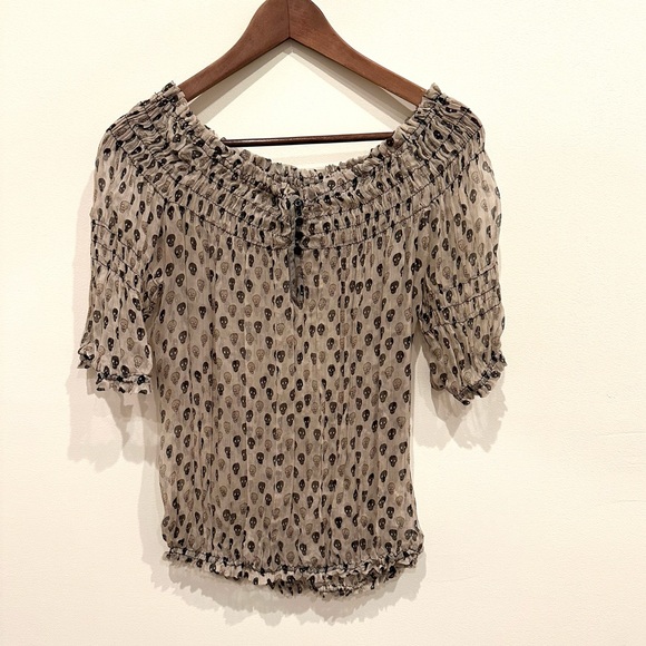 Zara Basic Skull Print Off-The-Shoulder Smocked Blouse - Picture 2 of 10